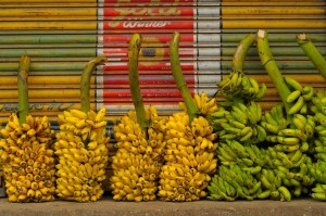 Targ z bananami i innymi rzeczami