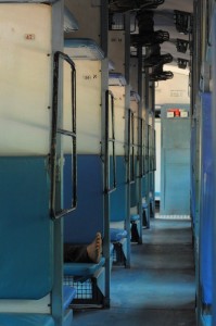 Pociag od wewnatrz i noga