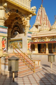 Swiatynia u podnoza wzgorza